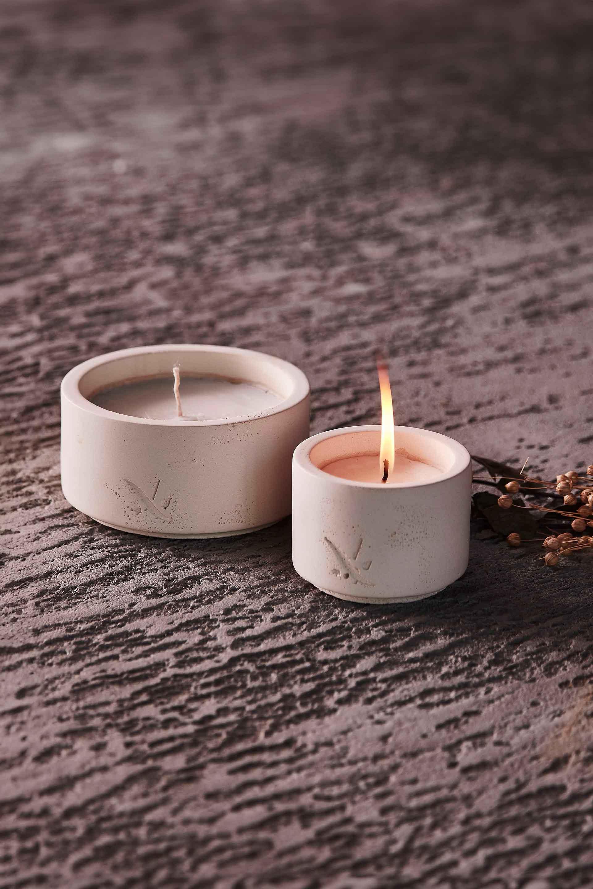 Flora Kiraz Çiçeği Kokulu Mum Traverten Dokulu Alçı Saksılı 220 Gr Jojomia Kokulu Mum