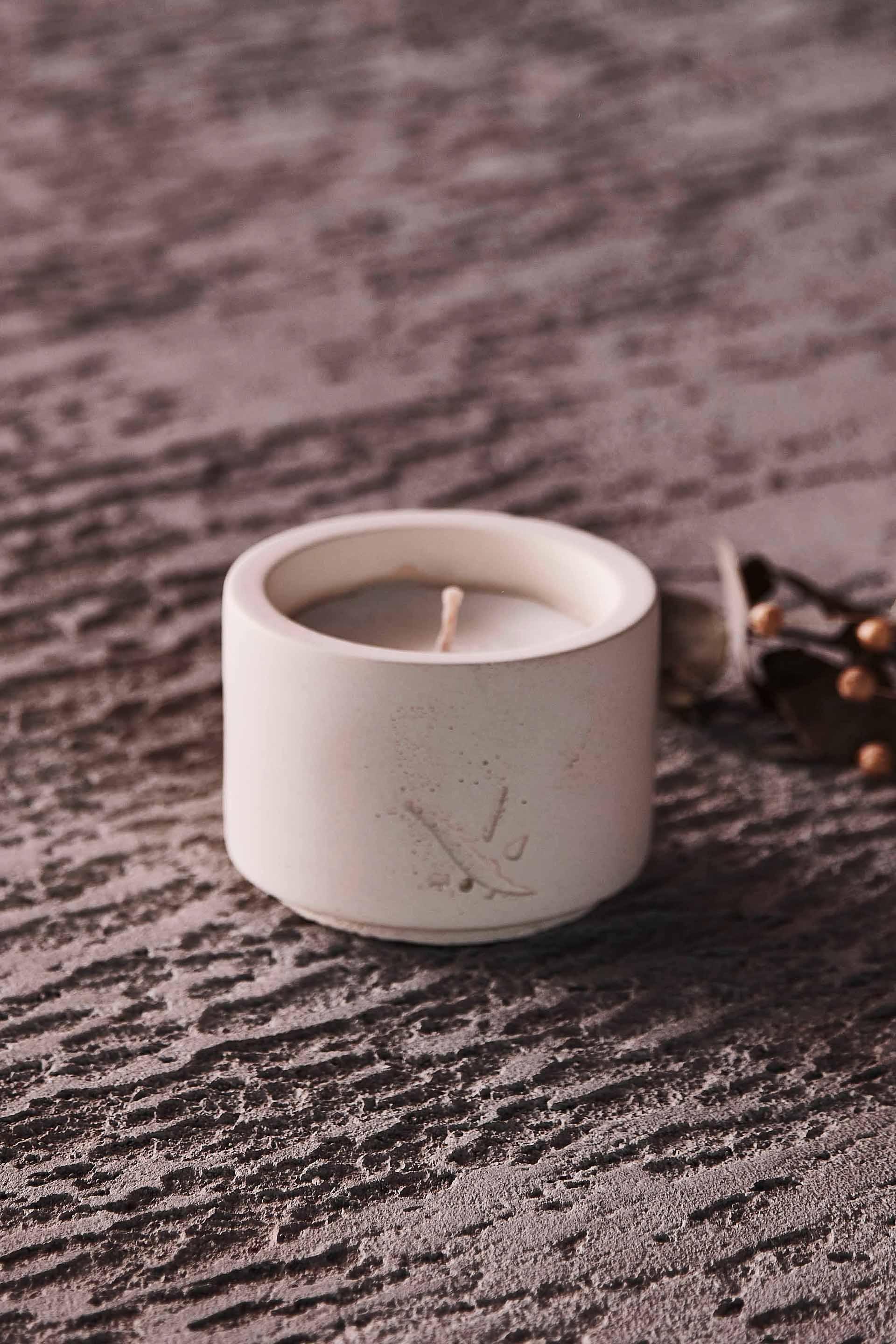 Flora Kiraz Çiçeği Kokulu Mum Traverten Dokulu Alçı Saksılı 160 Gr Jojomia Kokulu Mum