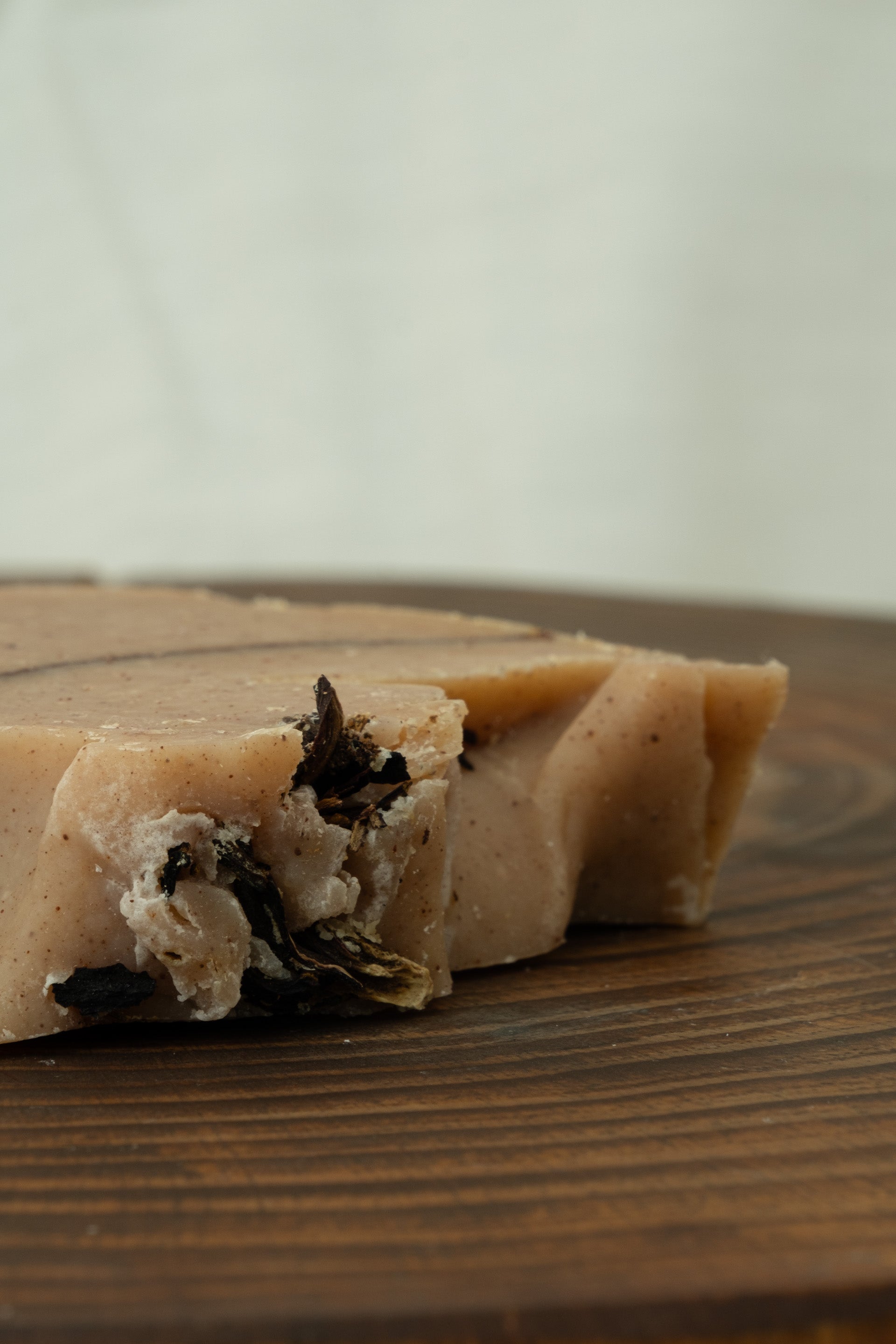 Doğal Soğuk İşlem C Vitaminli Hibiskus ve Narlı Sabun 120 Gr JOJOMIA Katı Sabun