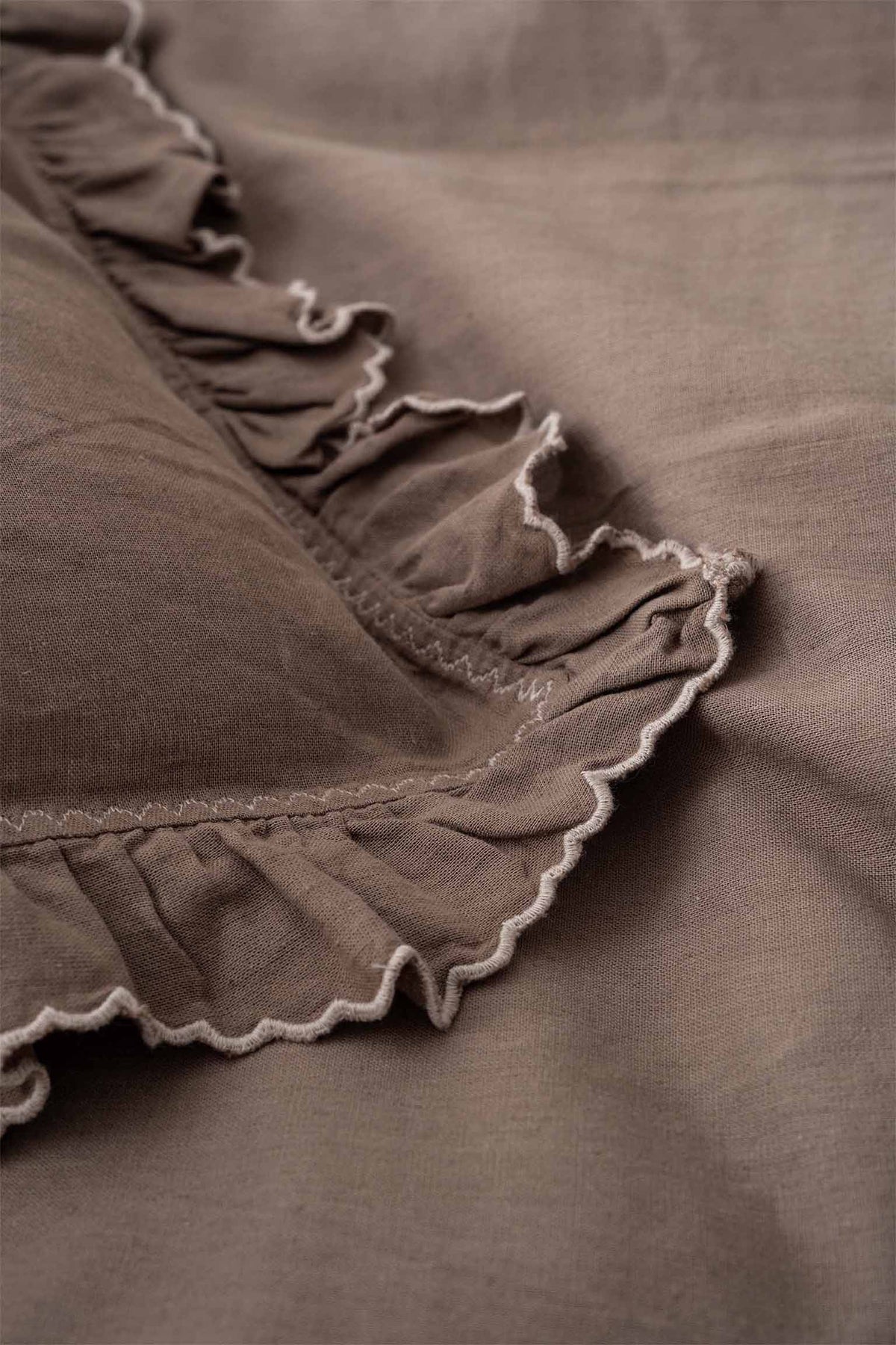 Nina Oxford Yastık Kılıfı Krem İşlemeli Fırfırlı | 50×70 cm | Tekli Jojomia Yastık Kılıfı