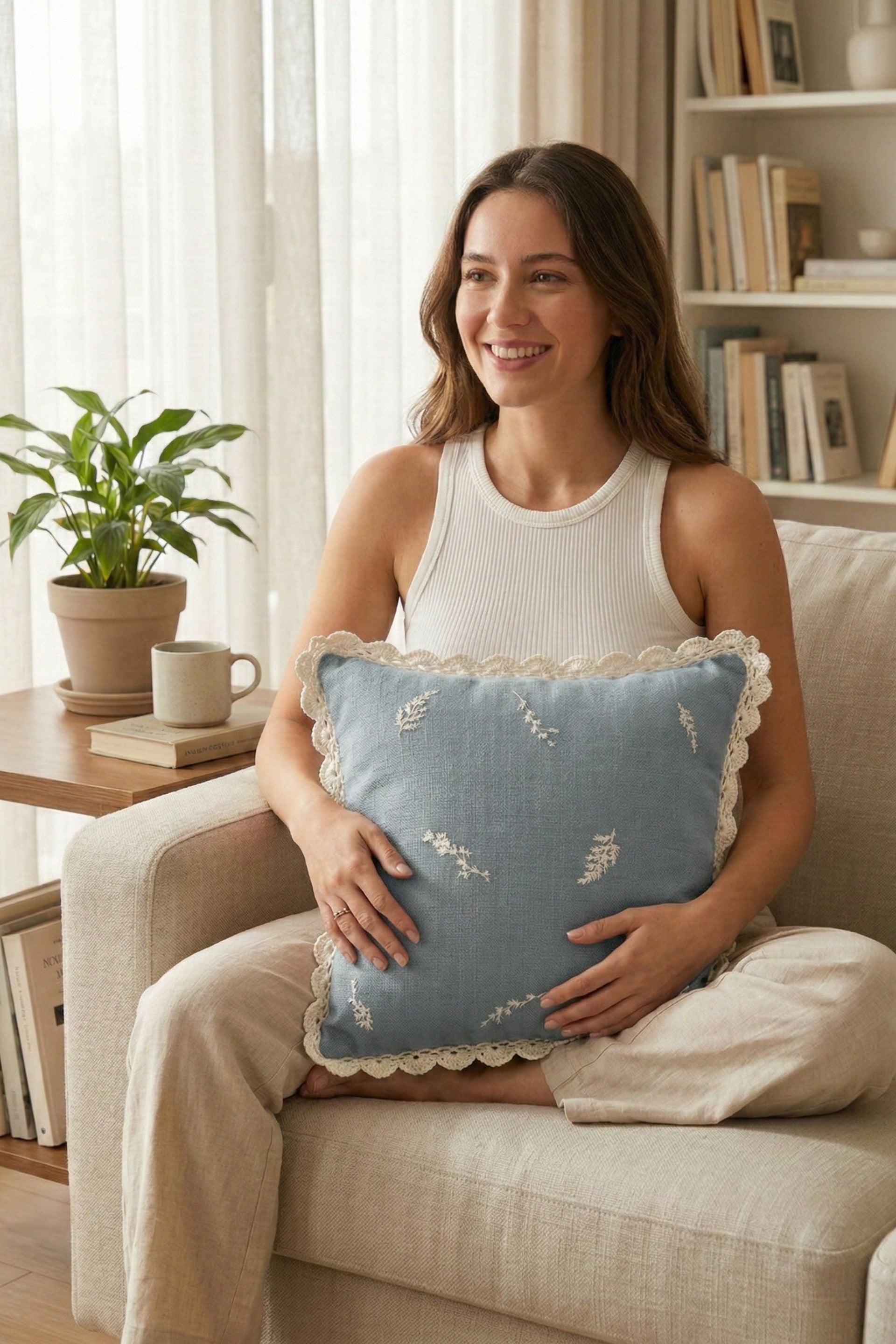 Freya Nakış Detaylı Dekoratif Kırlent Kılıfı 45x45 Jojomia Kırlent Kılıfı