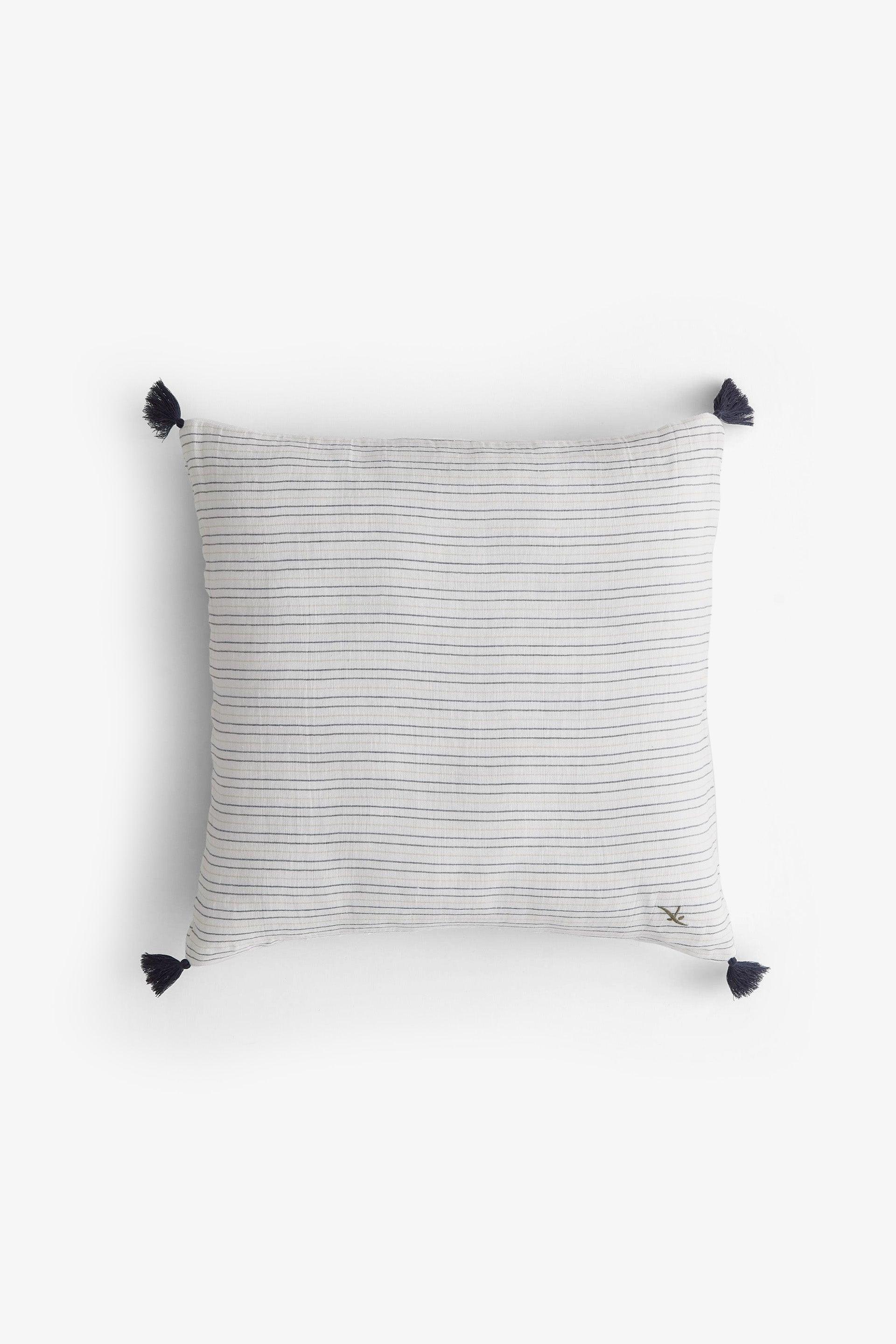 Larin Kırlent Kılıfı 45x45 Çizgili Püsküllü Jojomia Kırlent Kılıfı