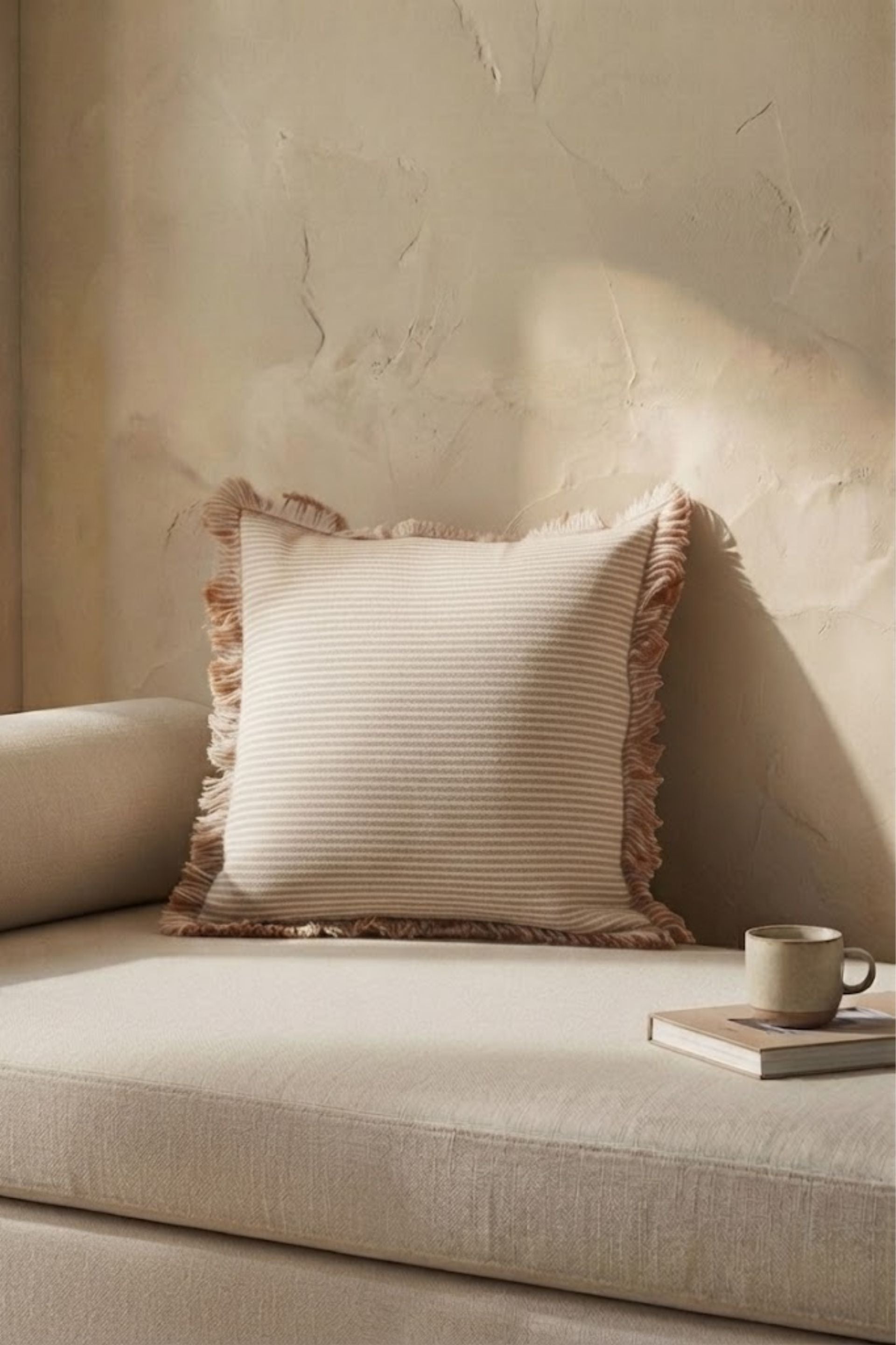 Lyra Saçaklı Kırlent Kılıfı 45x45 Jojomia Kırlent Kılıfı