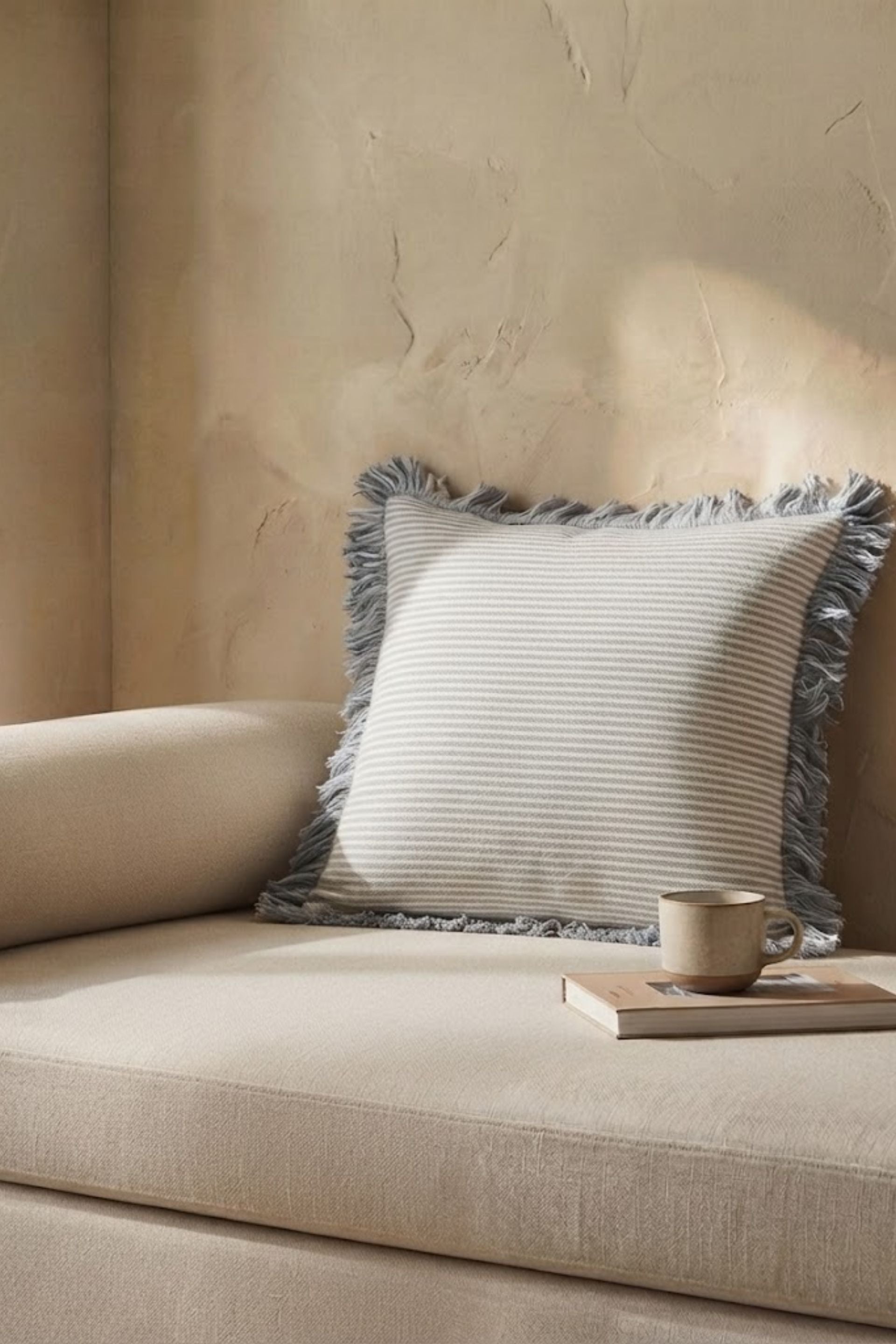 Lyra Saçaklı Kırlent Kılıfı 45x45 Jojomia Kırlent Kılıfı