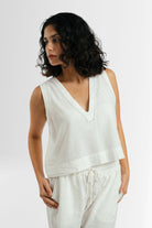 Nina Crop Üst V Yaka Nakış Detaylı Jojomia T-Shirt