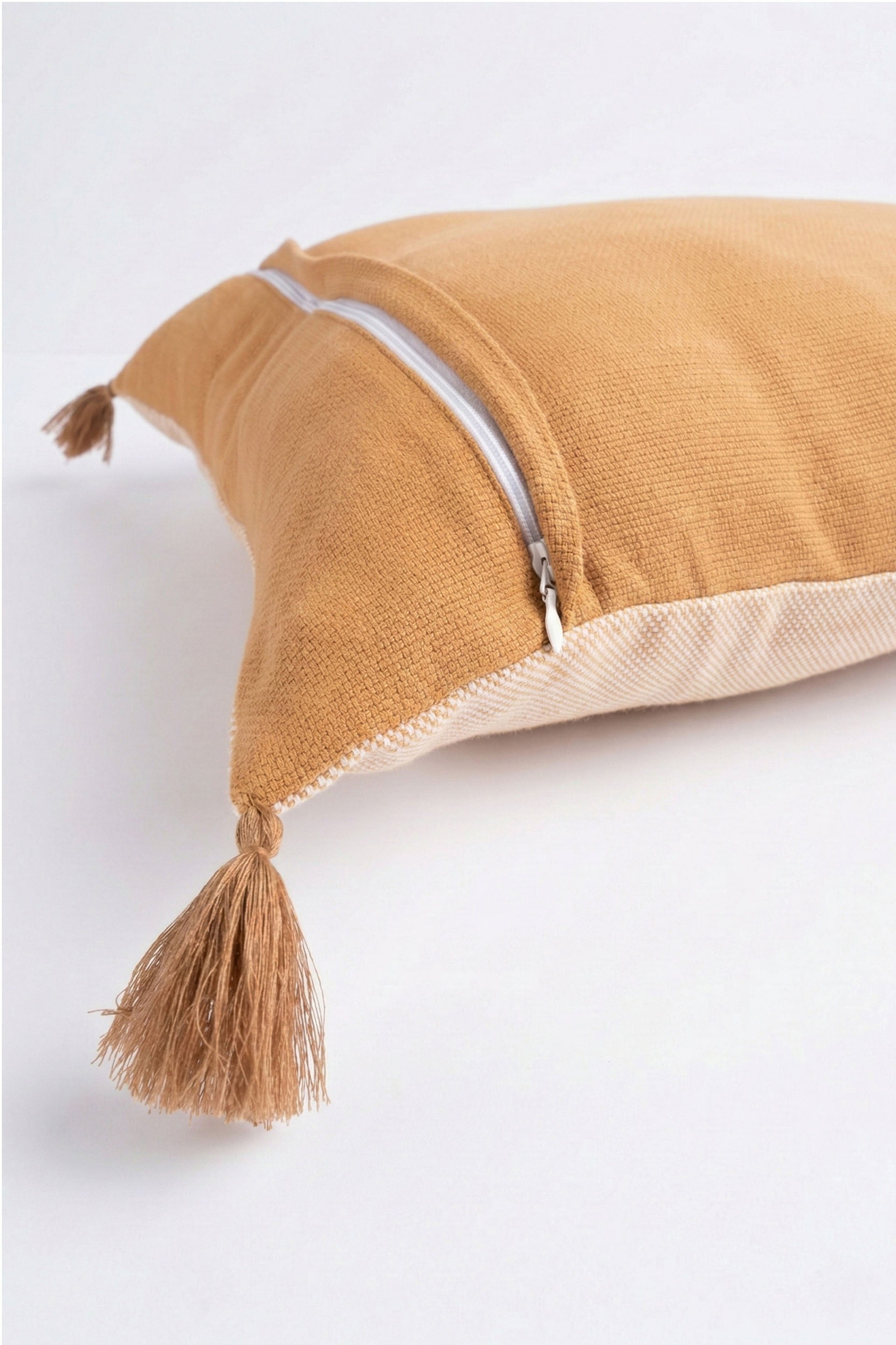 Nysa Nakış Detaylı Ponponlu Dekoratif Kırlent Kılıfı 45x45 Jojomia Kırlent Kılıfı