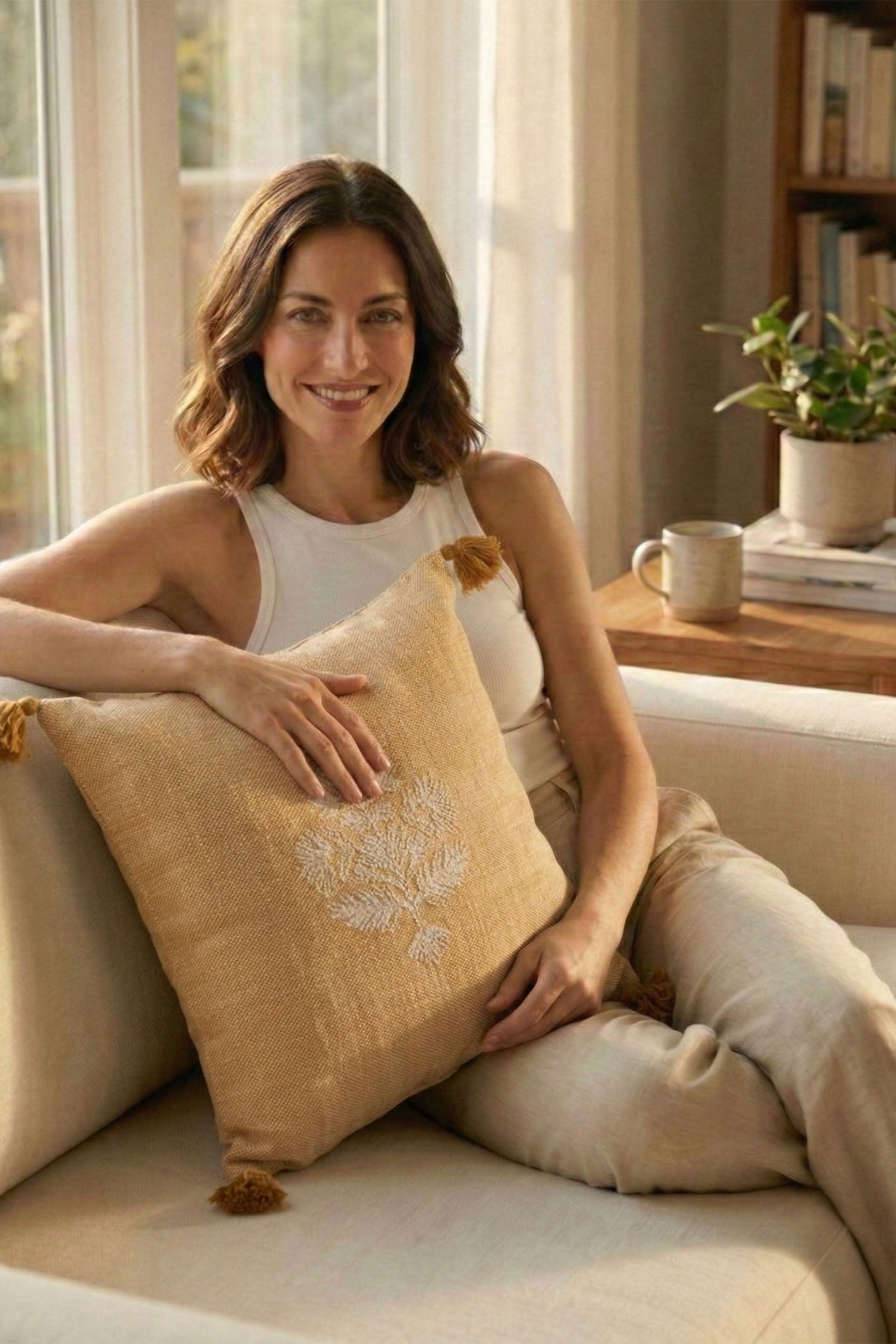 Nysa Nakış Detaylı Ponponlu Dekoratif Kırlent Kılıfı 45x45 Jojomia Kırlent Kılıfı