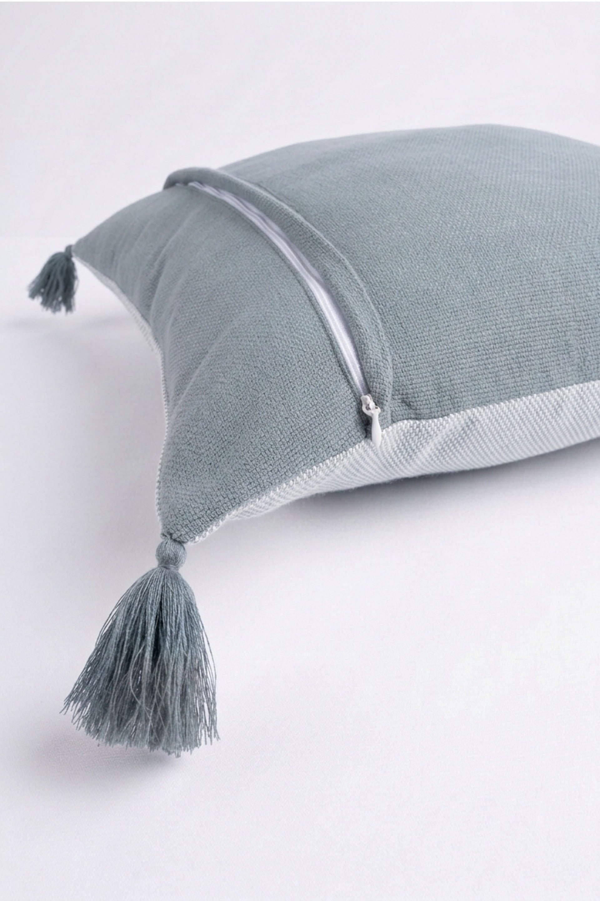 Nysa Nakış Detaylı Ponponlu Dekoratif Kırlent Kılıfı 45x45 Jojomia Kırlent Kılıfı