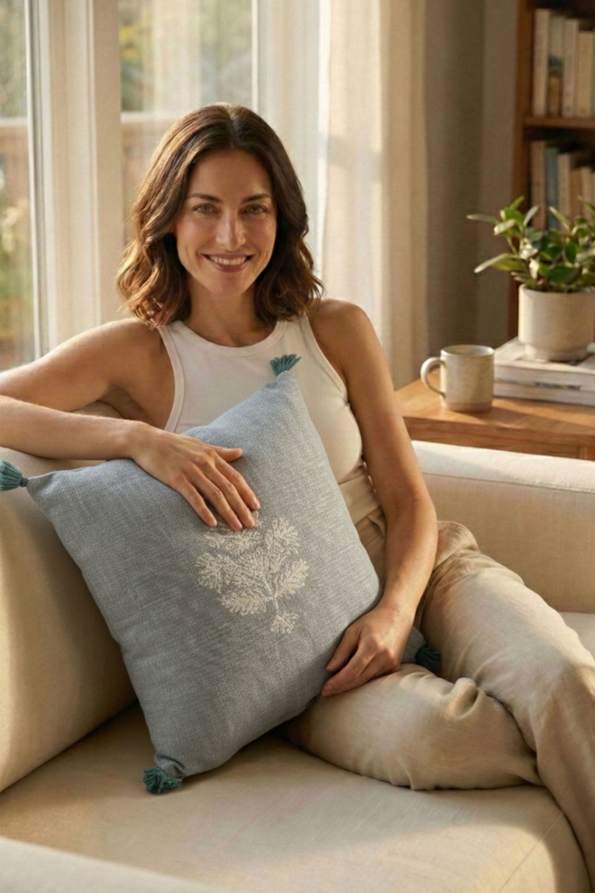 Nysa Nakış Detaylı Ponponlu Dekoratif Kırlent Kılıfı 45x45 Jojomia Kırlent Kılıfı